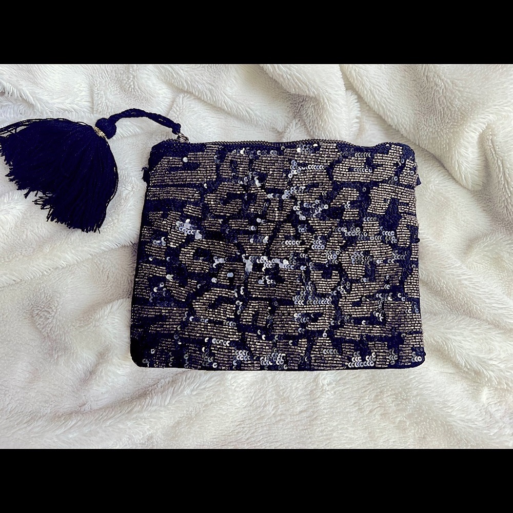 ✨WORLD MARKET✨Vintage Gold/black Hand-Held pouch purse!